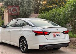 نيسان ألتيما